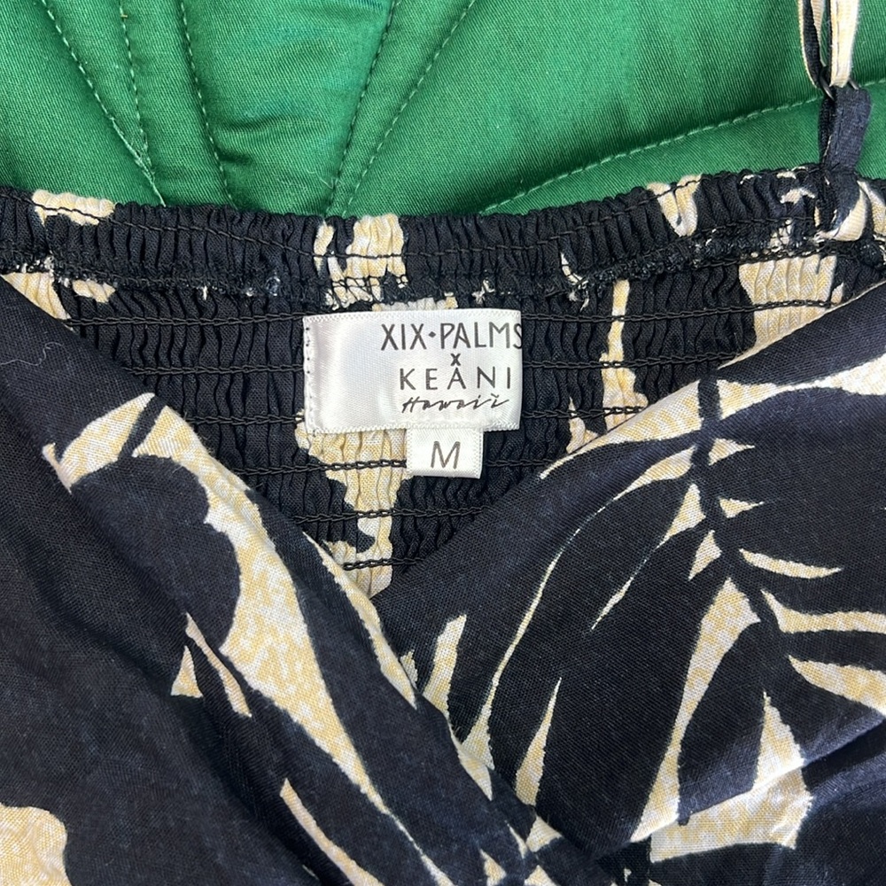 XIX Palms X Keani Hawaii collab blk/cream floral print tie front crop bralette. - Picture 2 of 4